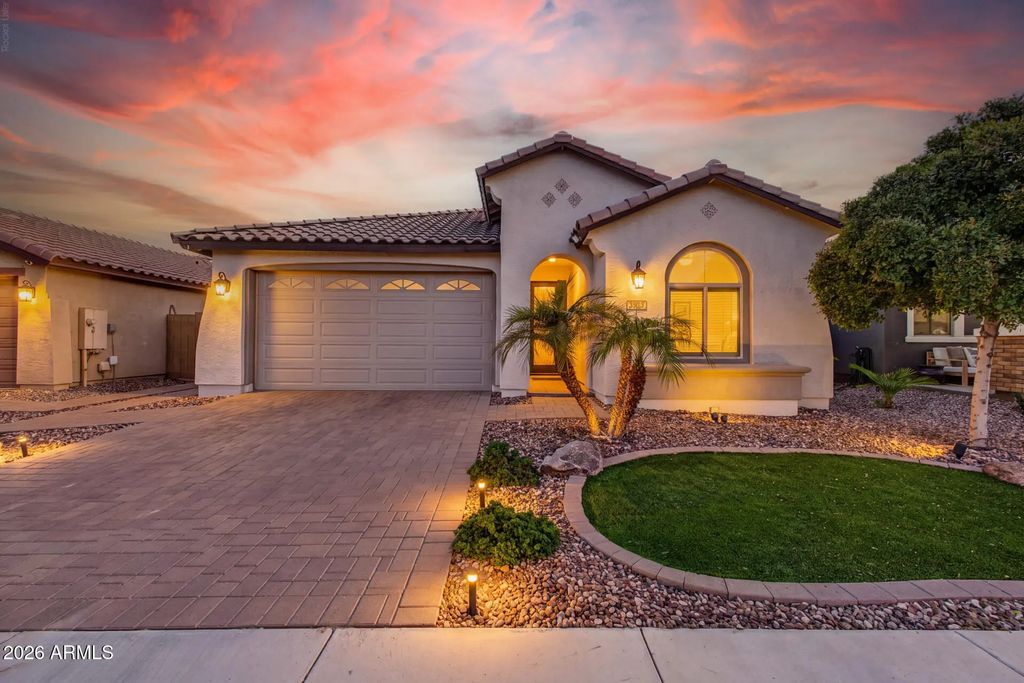 2807 W Blue River Drive, San Tan Valley