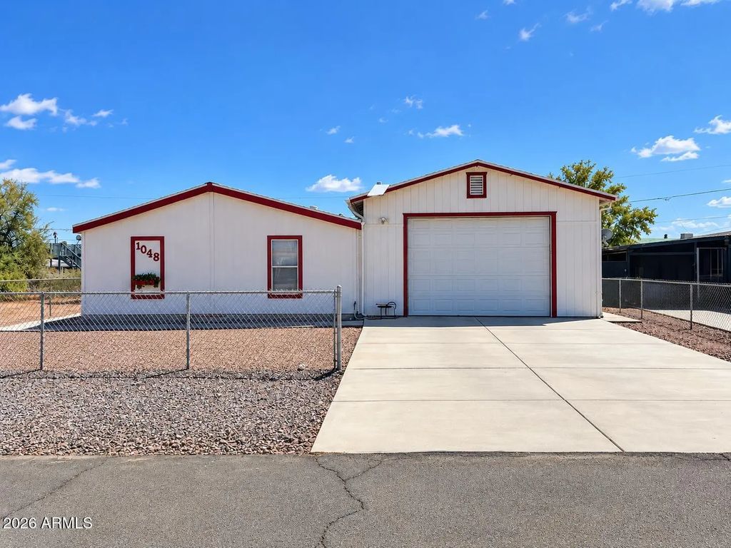 1048 Holly Street, Bullhead City