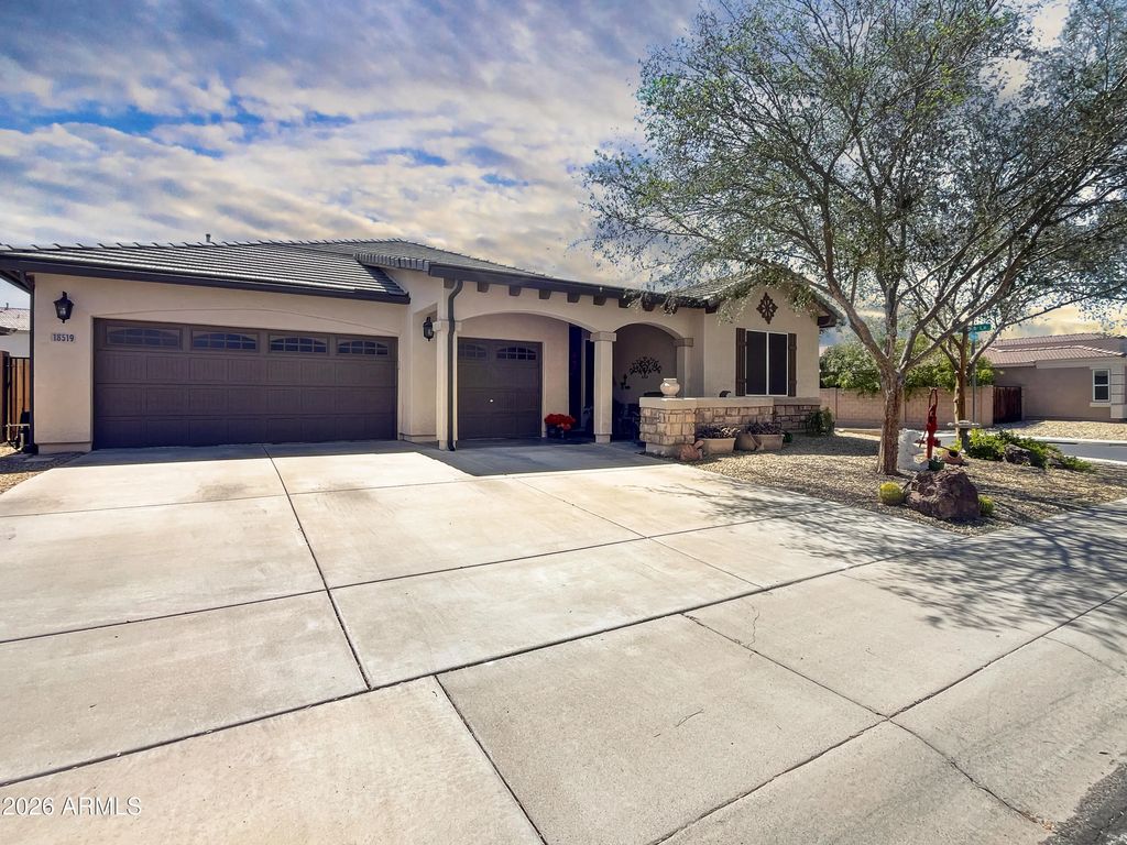 18519 W Onyx Court, Waddell