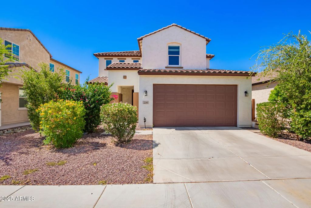 2249 W Betty Elyse Lane, Phoenix