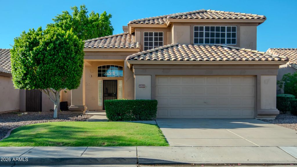6919 W Via Del Sol Drive, Glendale