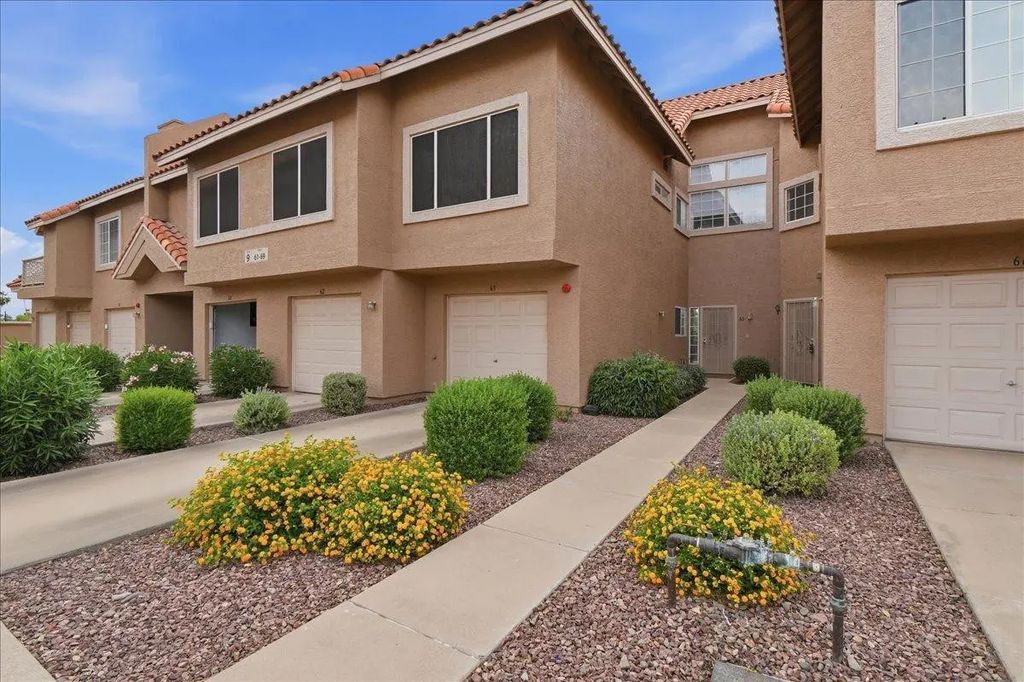1633 E Lakeside Drive (unit 63), Gilbert