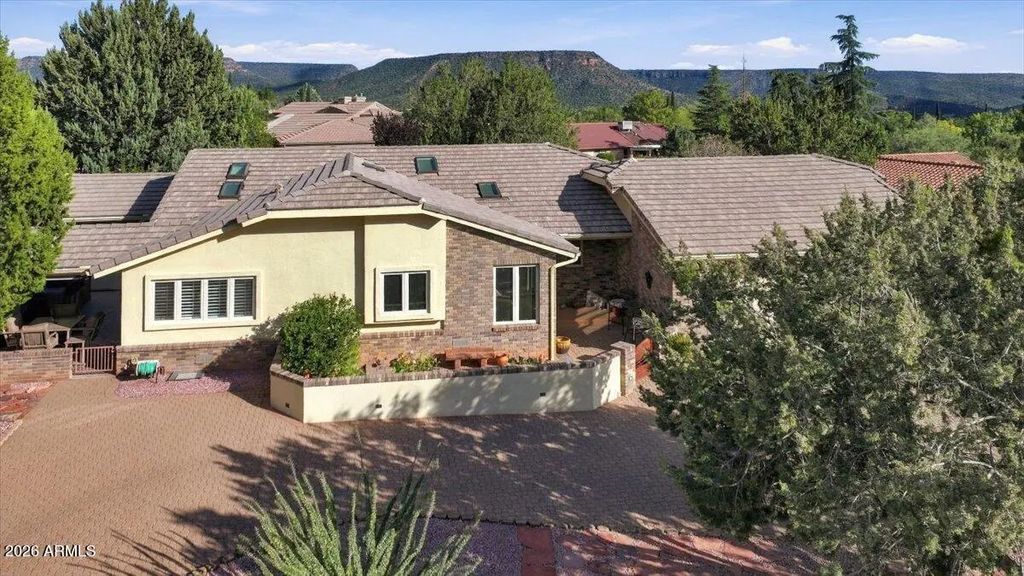 75 Merry Go Round Rock Road, Sedona