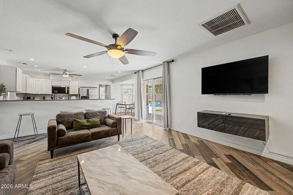 4145 W Meadow Drive, Glendale