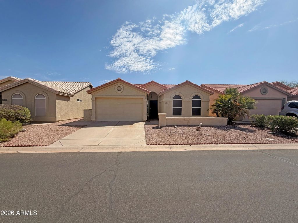 6877 S Oakmont Drive, Chandler