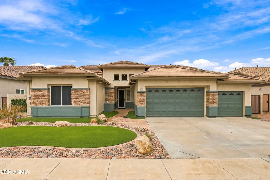 8073 W Louise Drive, Peoria
