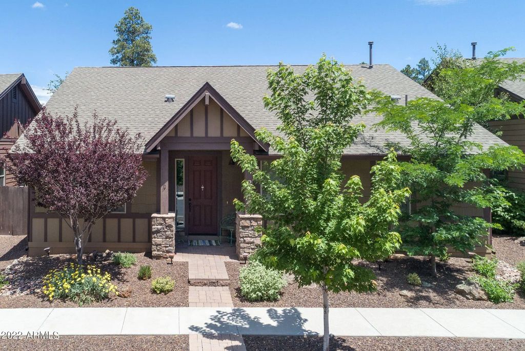2944 S Camel Drive, Flagstaff