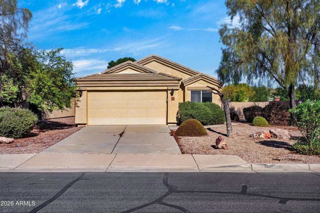 18836 N Lousandra Drive, Maricopa