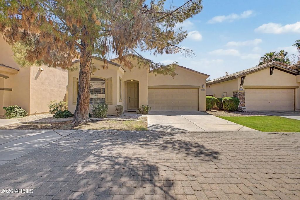 1887 W Periwinkle Way, Chandler