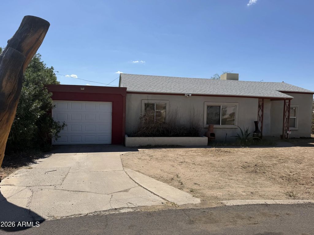 109 N Los Robles Drive, Goodyear