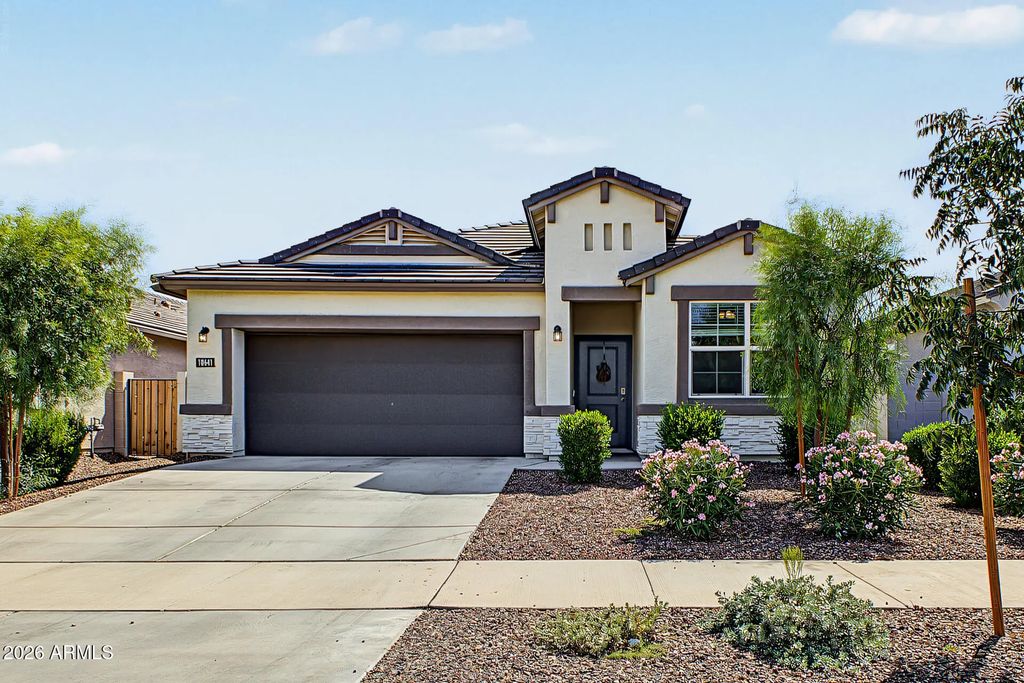 18641 W Desert Hollow Drive, Wittmann