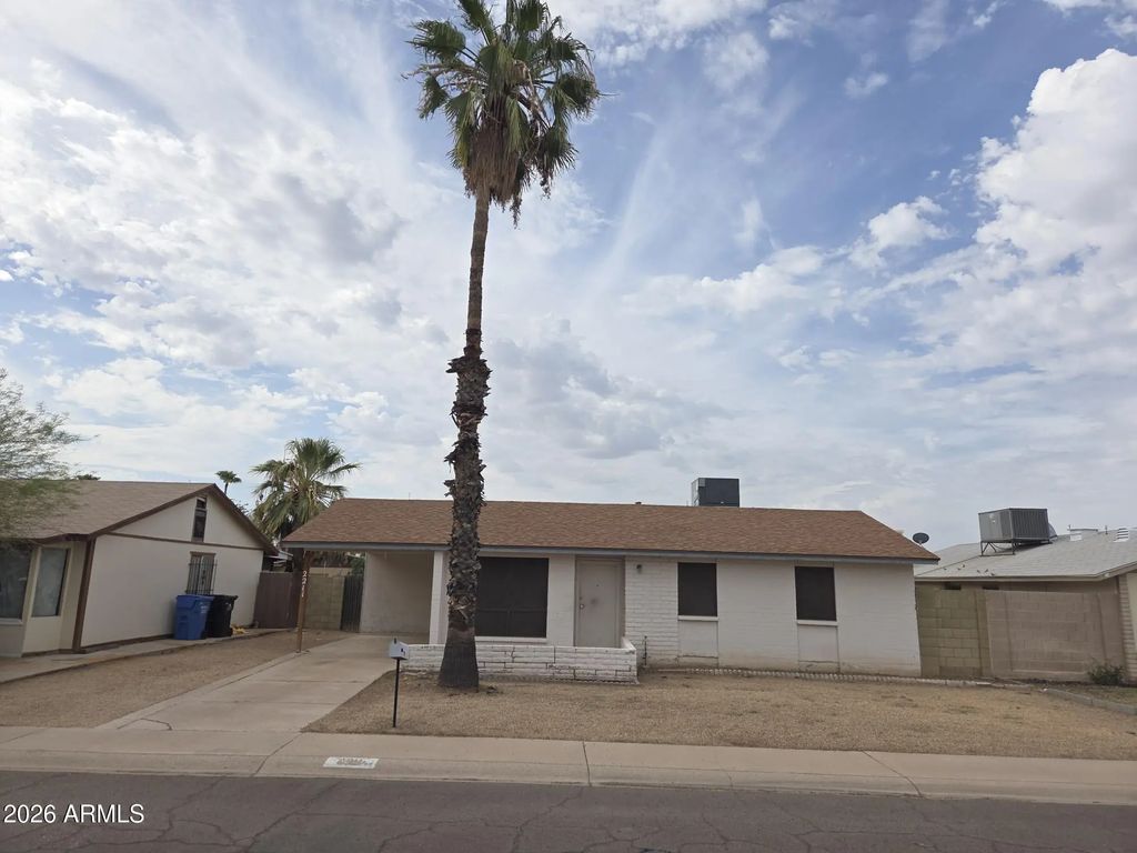 2211 W Hartford Avenue, Phoenix