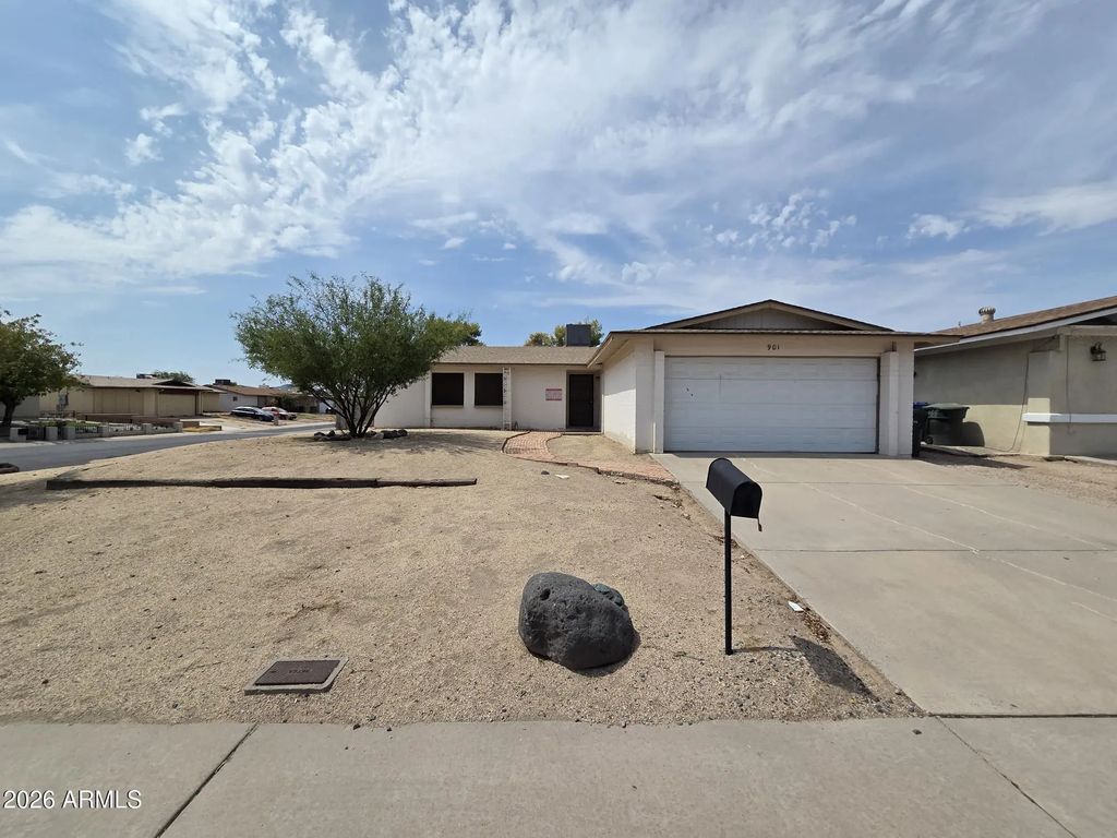 901 W Angela Drive, Phoenix