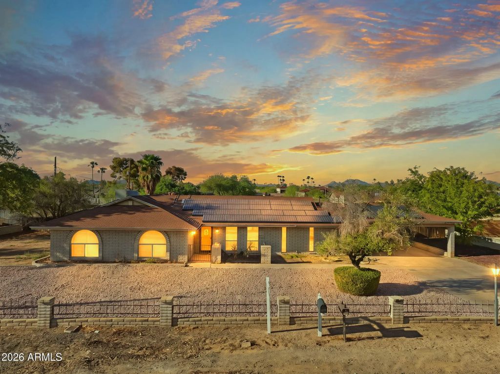 7330 W Angela Drive, Glendale
