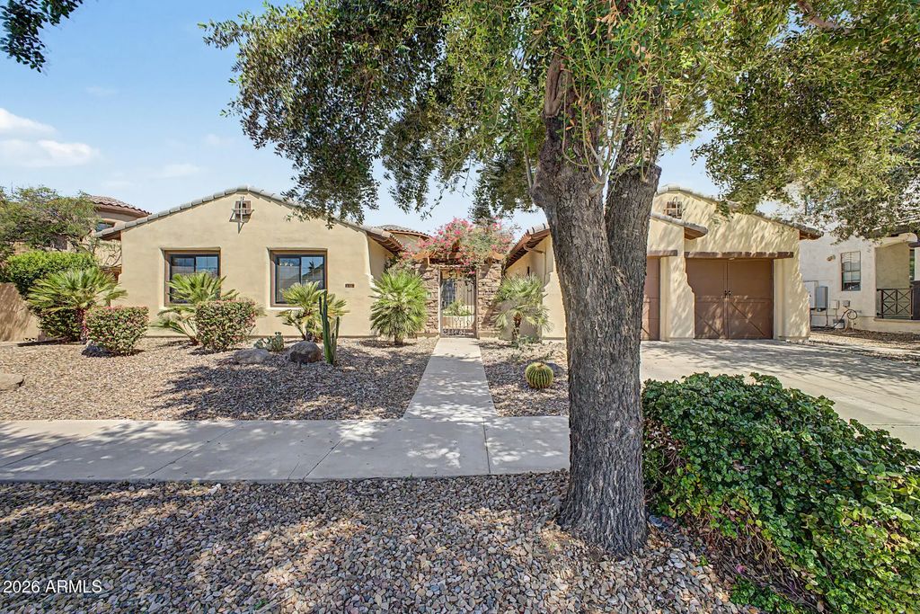 816 W Sycamore Court, Litchfield Park
