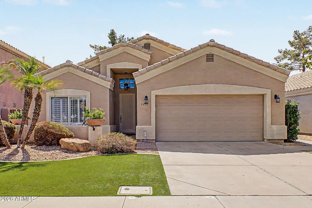 2237 E Bel Air Lane, Gilbert