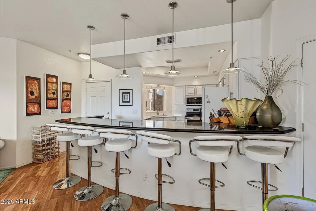 9151 W Greenway Road (unit 226), Peoria