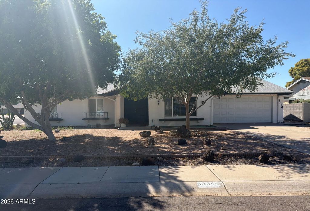 8334 N 57th Drive, Glendale
