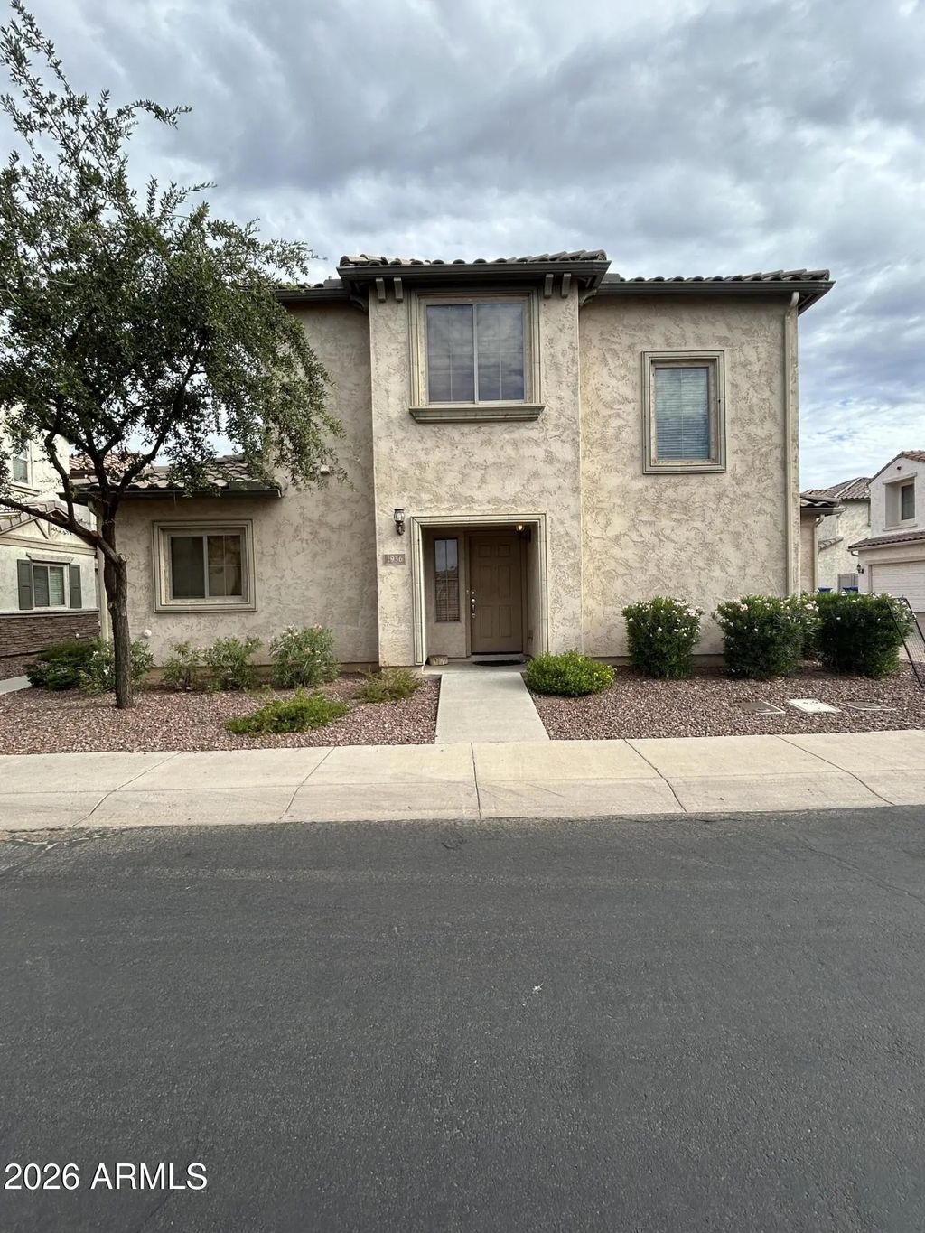1936 W Davis Road, Phoenix