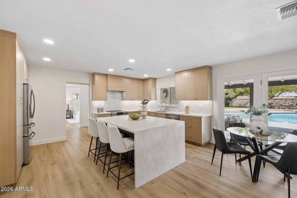 4902 W Monte Cristo Avenue, Glendale