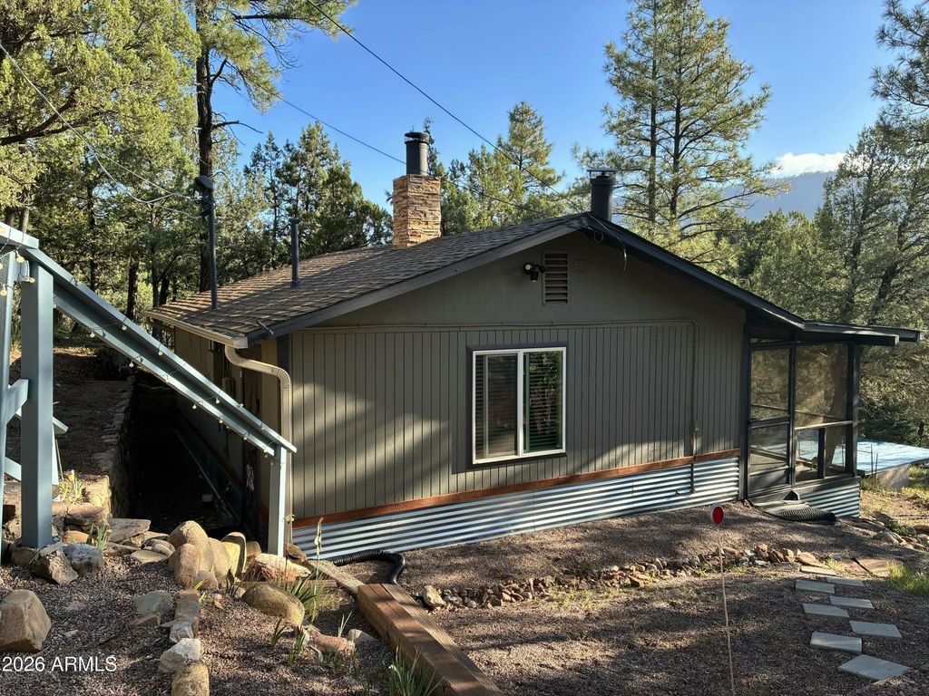 3483 N Hillside Road, Pine