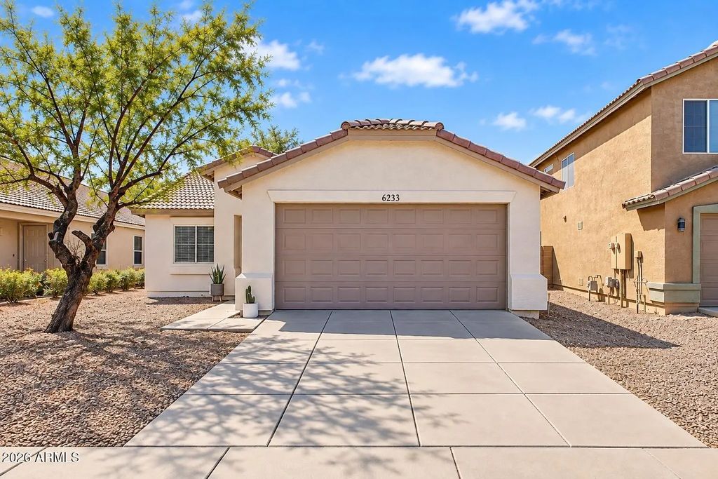 6233 W Encinas Lane, Phoenix