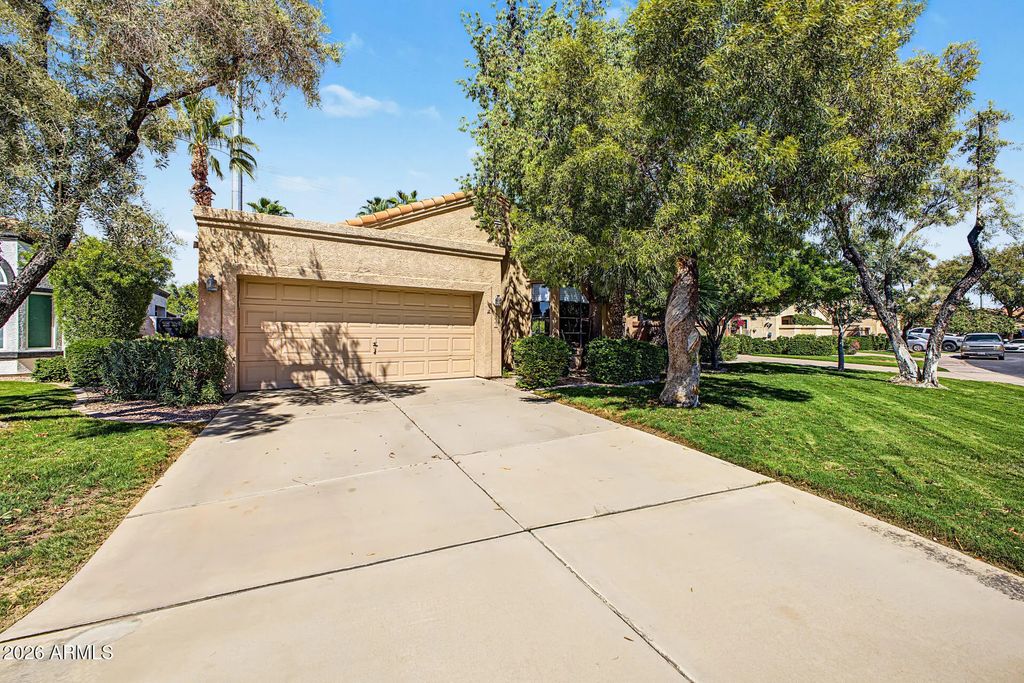 322 E Hearne Way, Gilbert