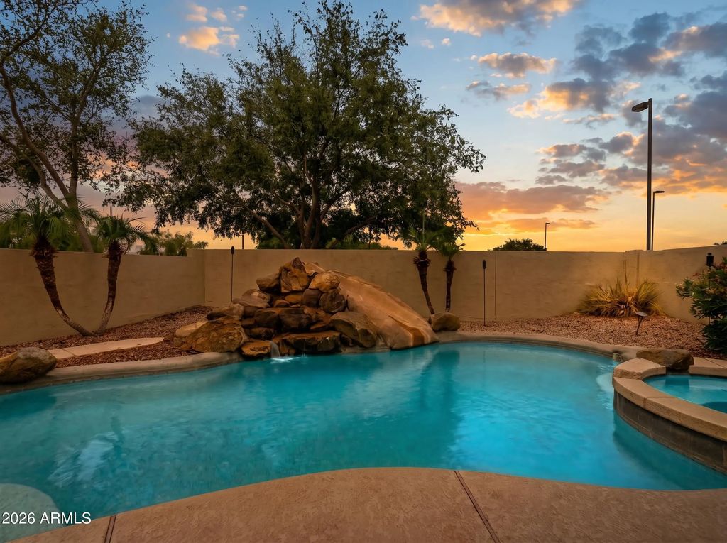 6280 S Sinova Court, Gilbert