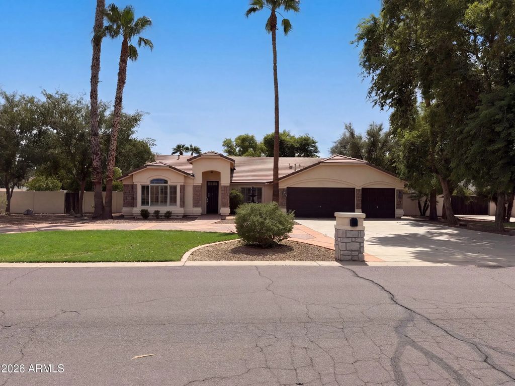 2599 E Arrowhead Trail, Gilbert