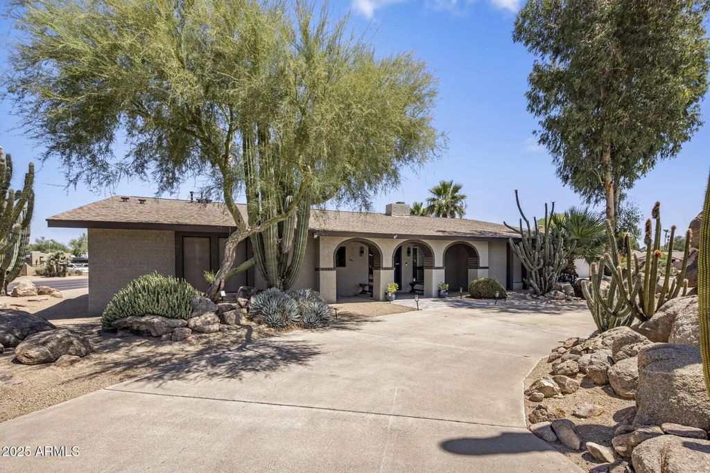 852 W Caribbean Lane, Phoenix