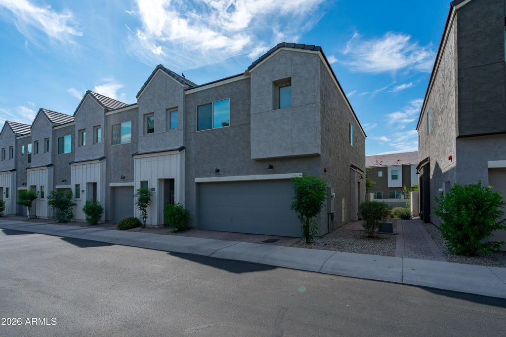 2257 W Echo Lane, Phoenix