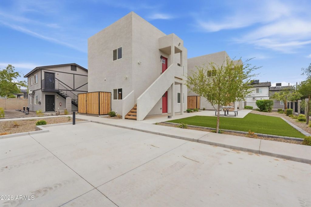 6630 S 11th Street, Phoenix