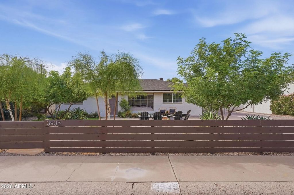 3935 E Whitton Avenue, Phoenix