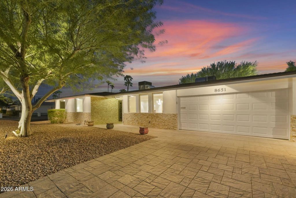 8651 E Camelback Road, Scottsdale