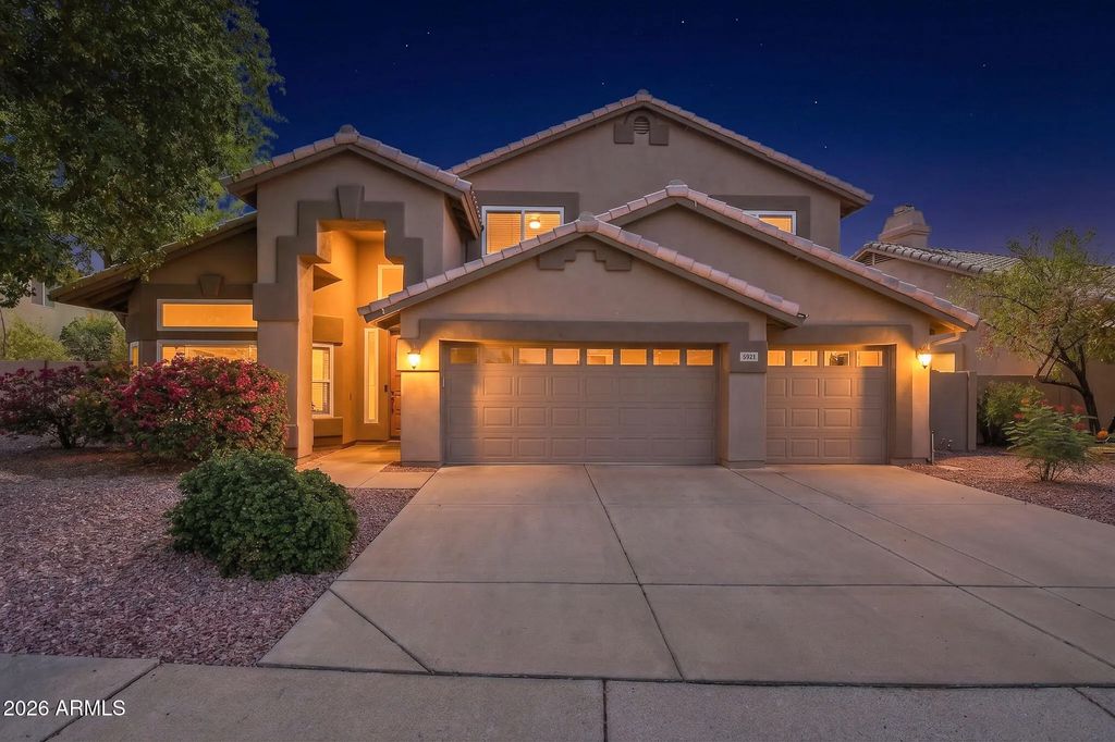 5921 W Louise Drive, Glendale