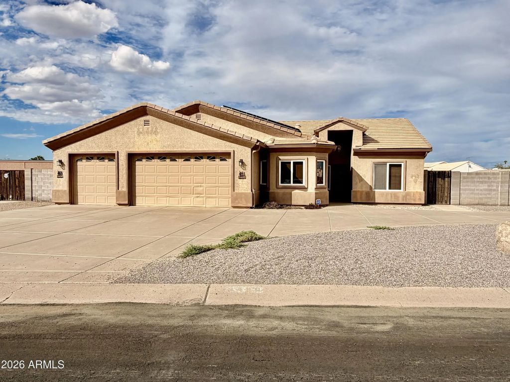 9490 W Wenden Drive, Arizona City