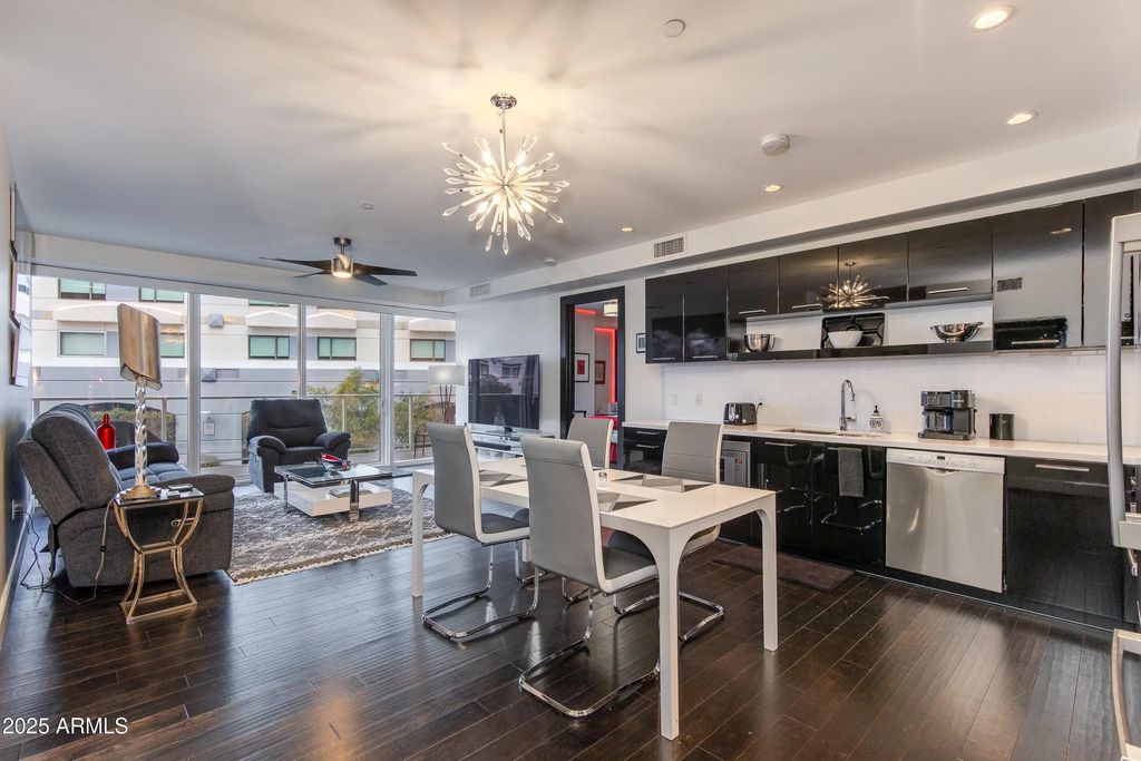 4422 N 75th Street (unit 2004), Scottsdale
