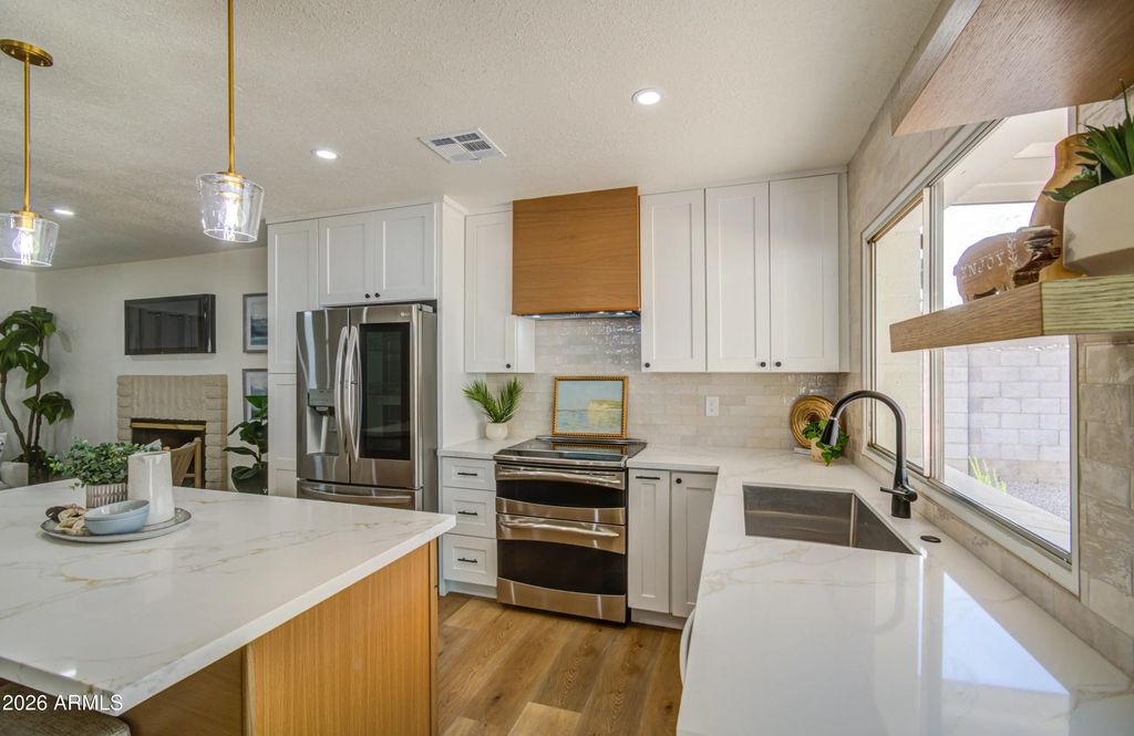 2520 E Dahlia Drive, Phoenix