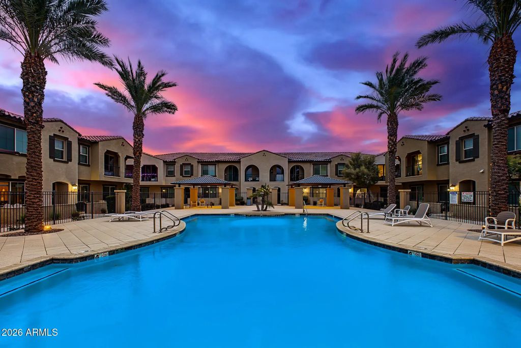 155 N Lakeview Boulevard (unit 227), Chandler