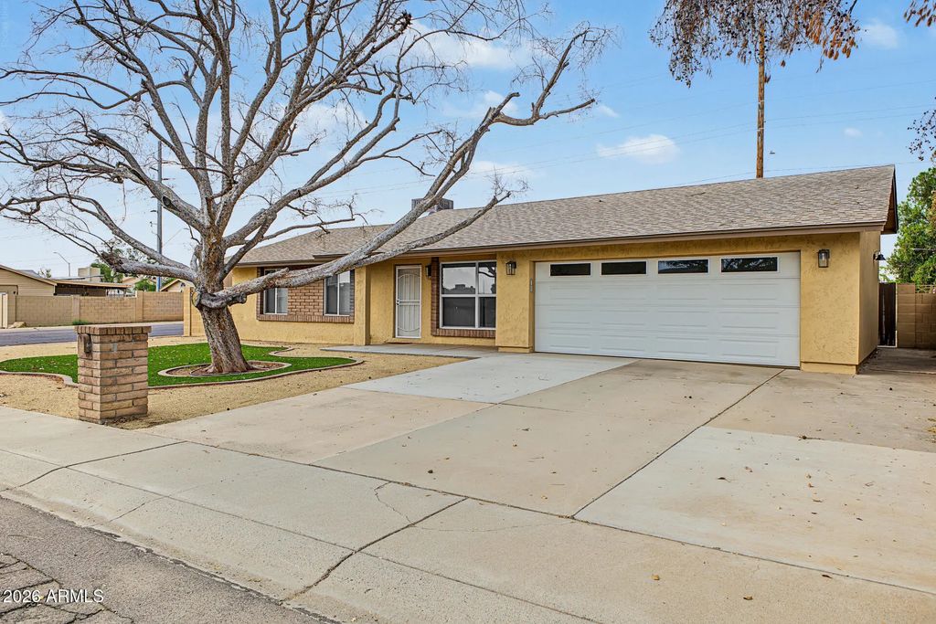 1636 W Villa Theresa Drive, Phoenix