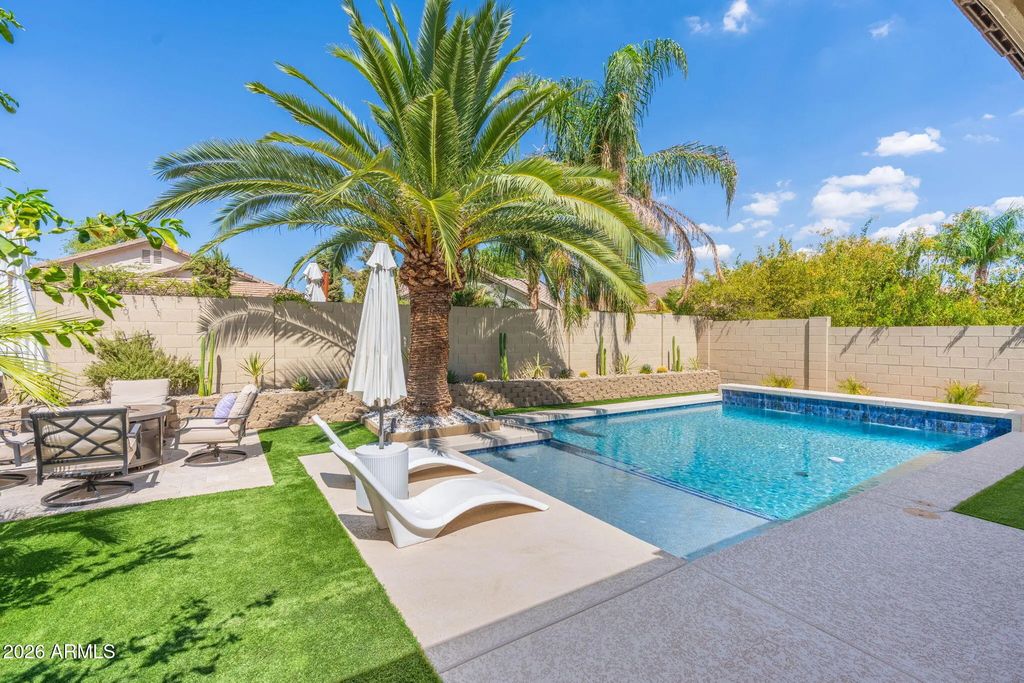 5218 W Buckskin Trail, Phoenix