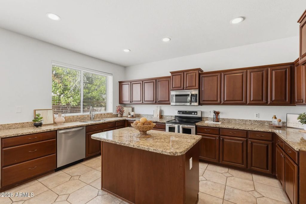 6738 W Wahalla Lane, Glendale