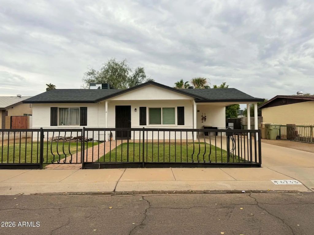 6733 W Orange Drive, Glendale