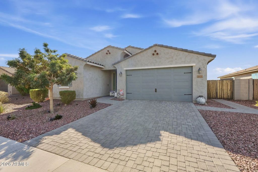 18451 W Alice Avenue, Waddell