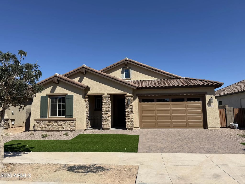 15812 W Mariposa Grande, Surprise