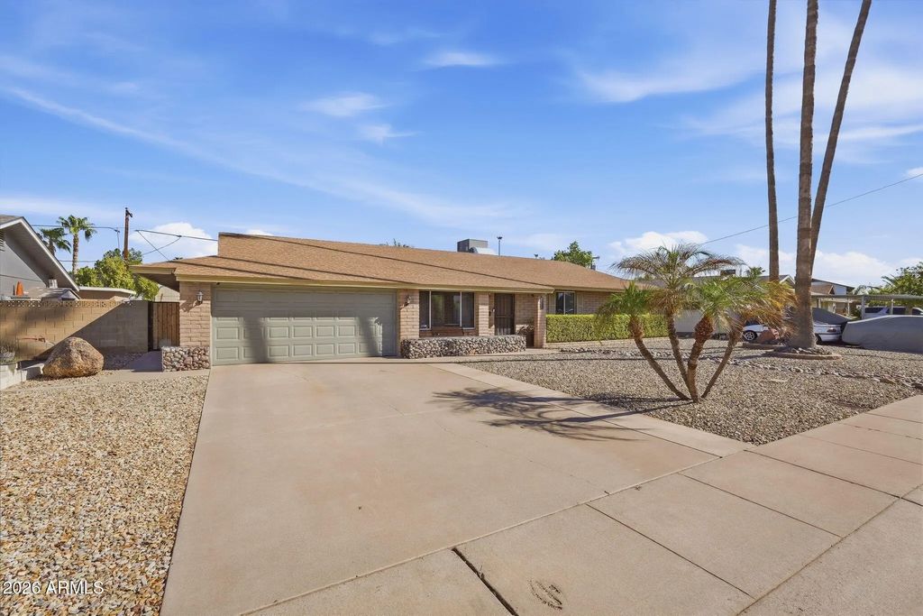 3812 W Morten Avenue, Phoenix