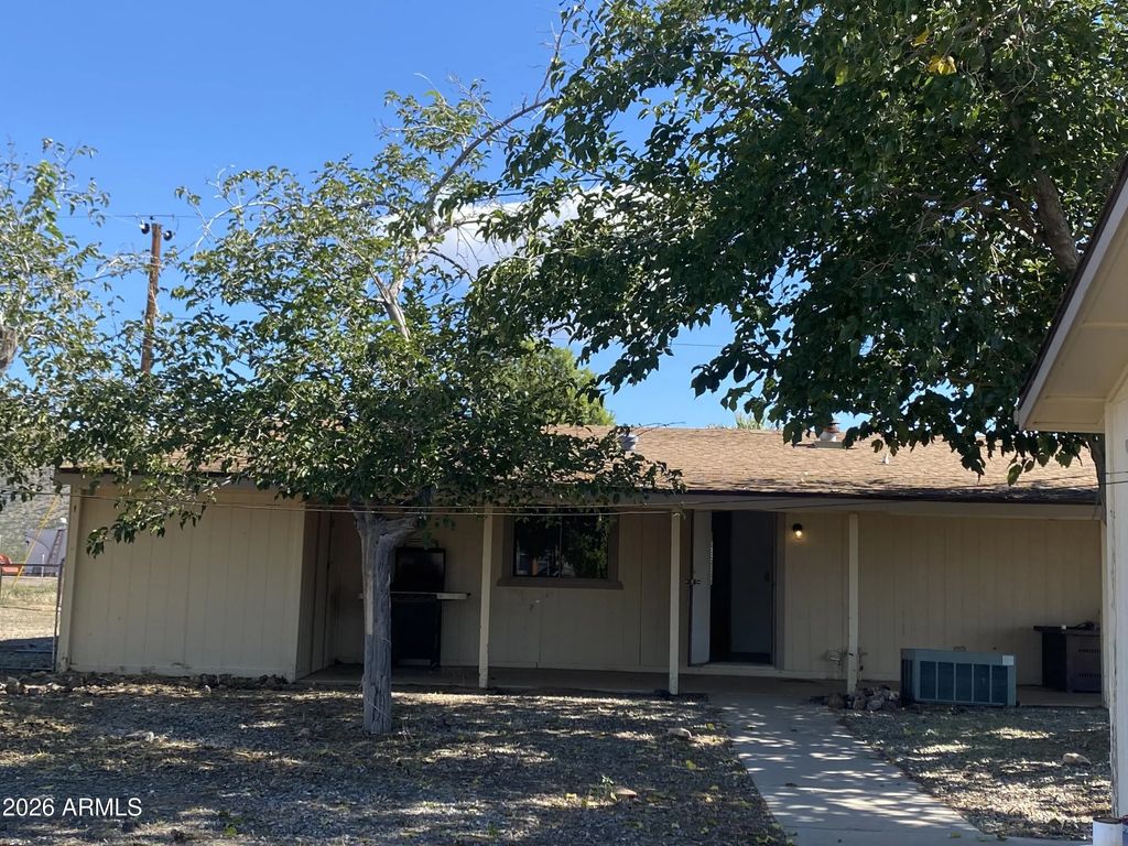 22760 W Hillcrest Drive, Congress