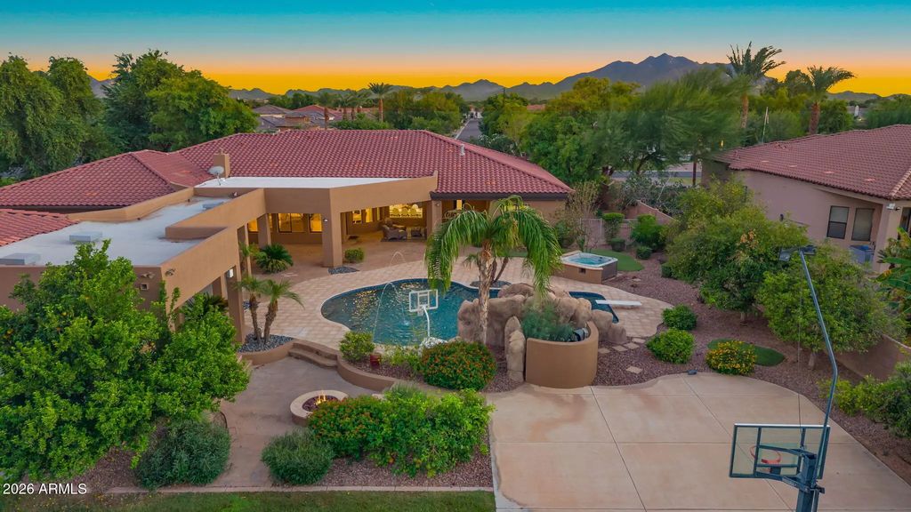 4654 E Meadowview Court, Gilbert