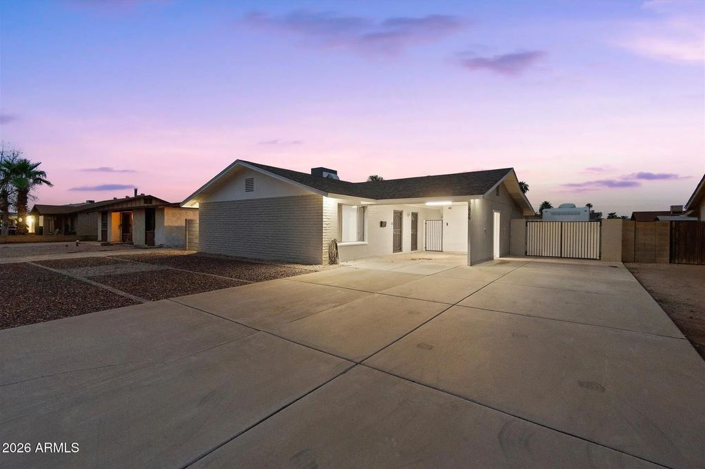 424 W Santa Cruz Drive, Tempe