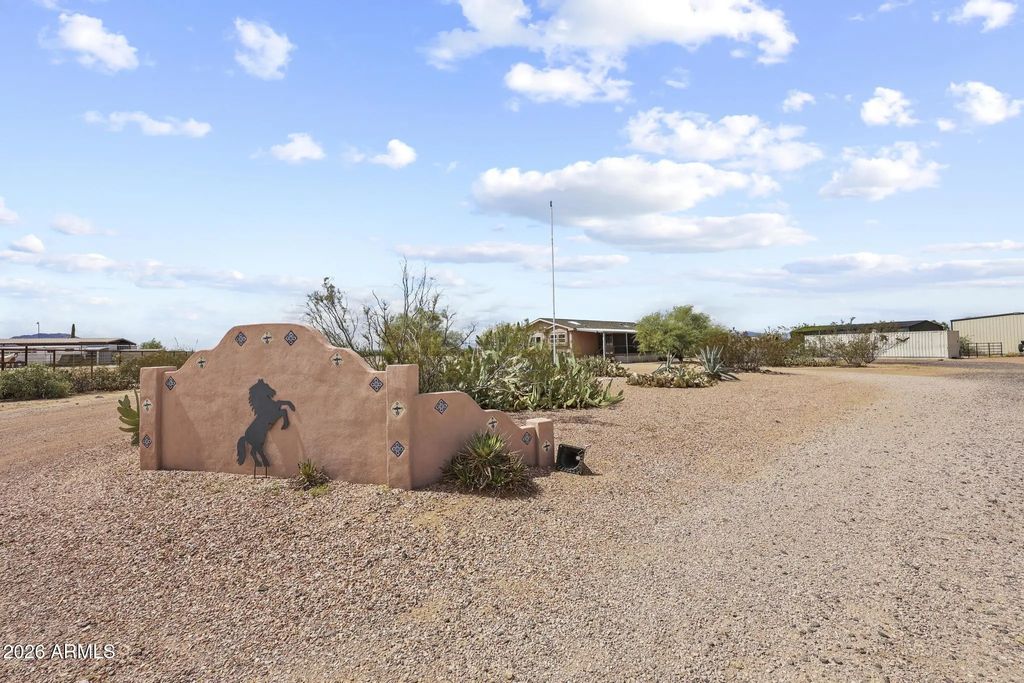 51504 W Donald Road, Aguila